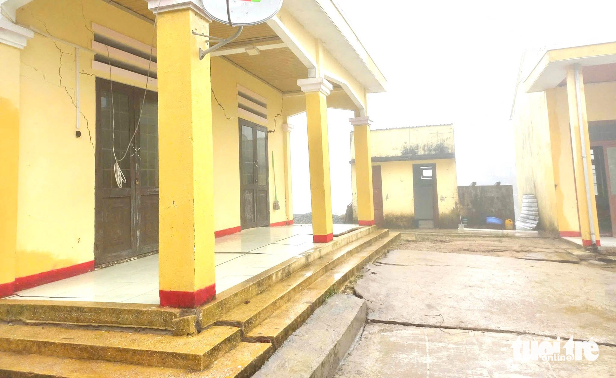 地基开裂、沉降，岘港山区学校面临倒塌风险