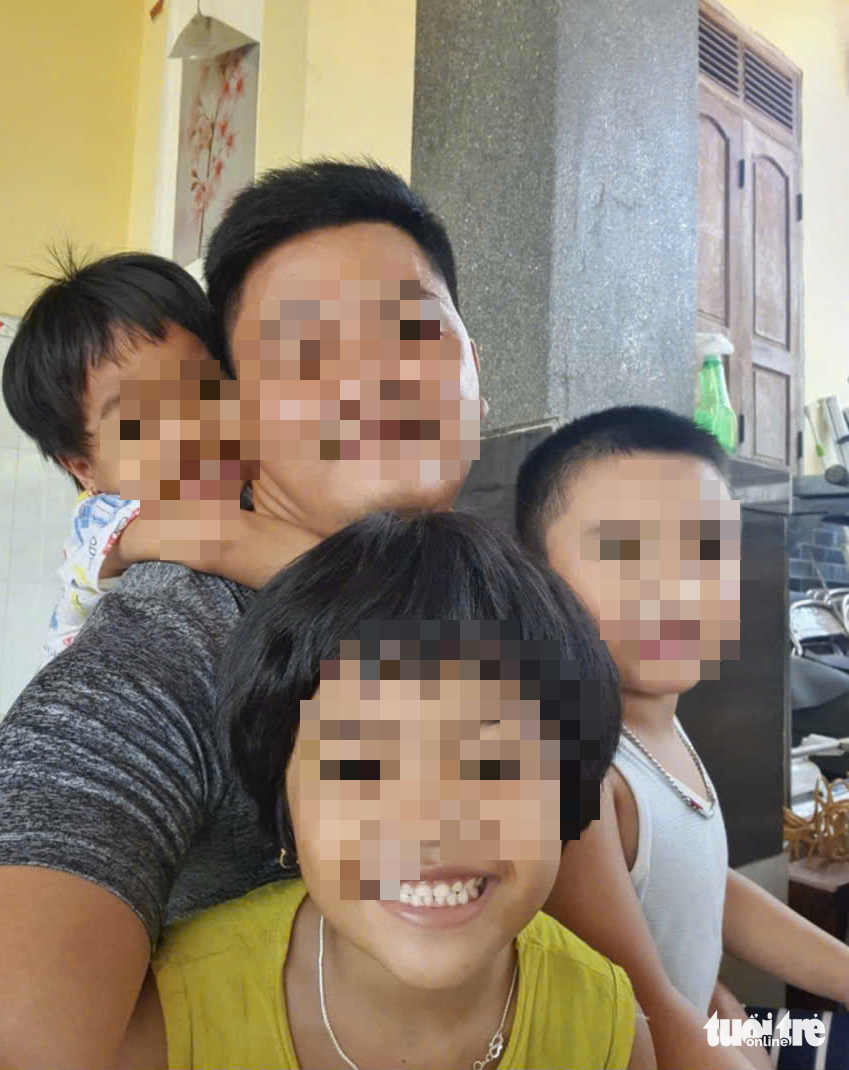 公安确认父亲锁链束缚女儿存在虐待迹象