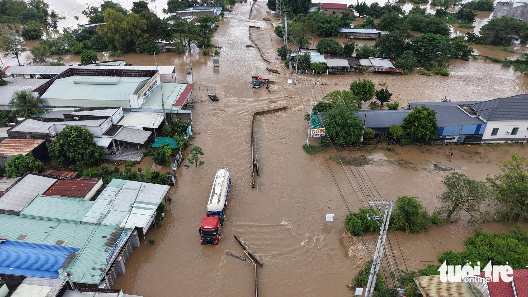 多条国道1号线和经过平顺旧省的高速公路路段严重积水