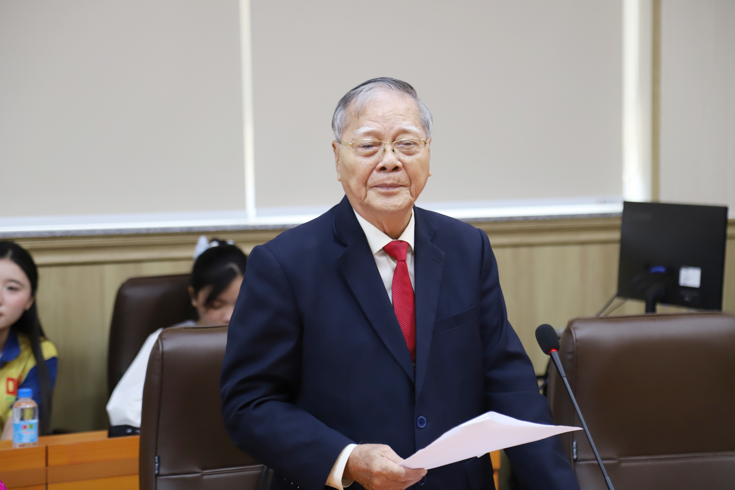 南芹苴大学与青年报签署培训合作协议