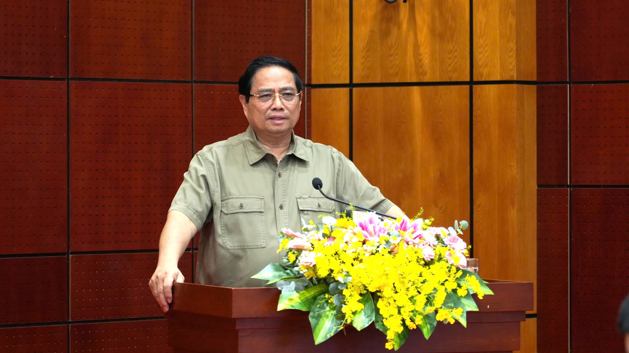 总理：西宁优先考虑连接隆安-新宁的路线和通往口岸的路线