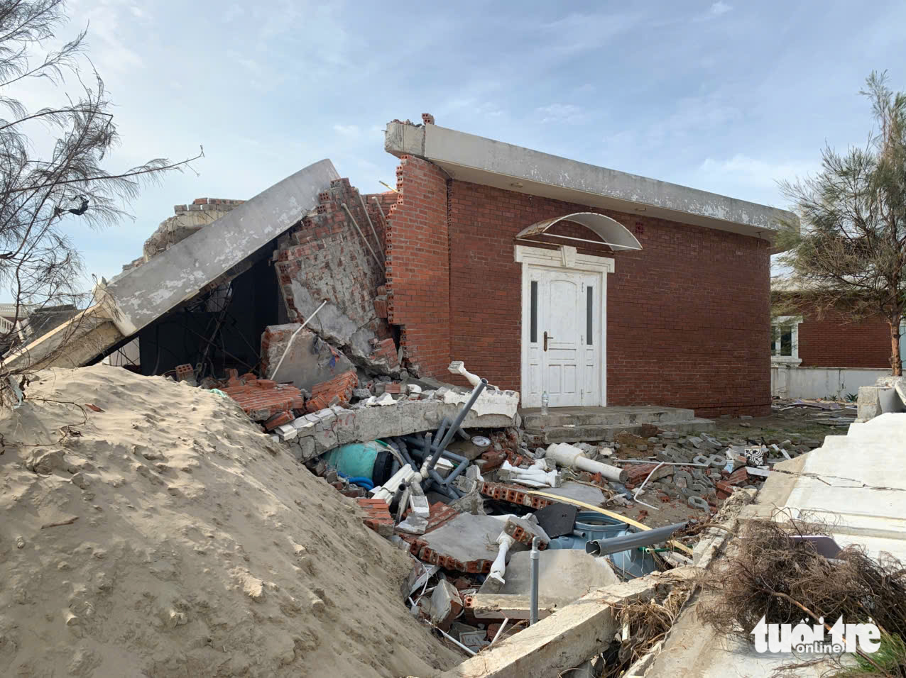 鉴定工程质量以评估风暴后一系列别墅倒塌和损坏的原因