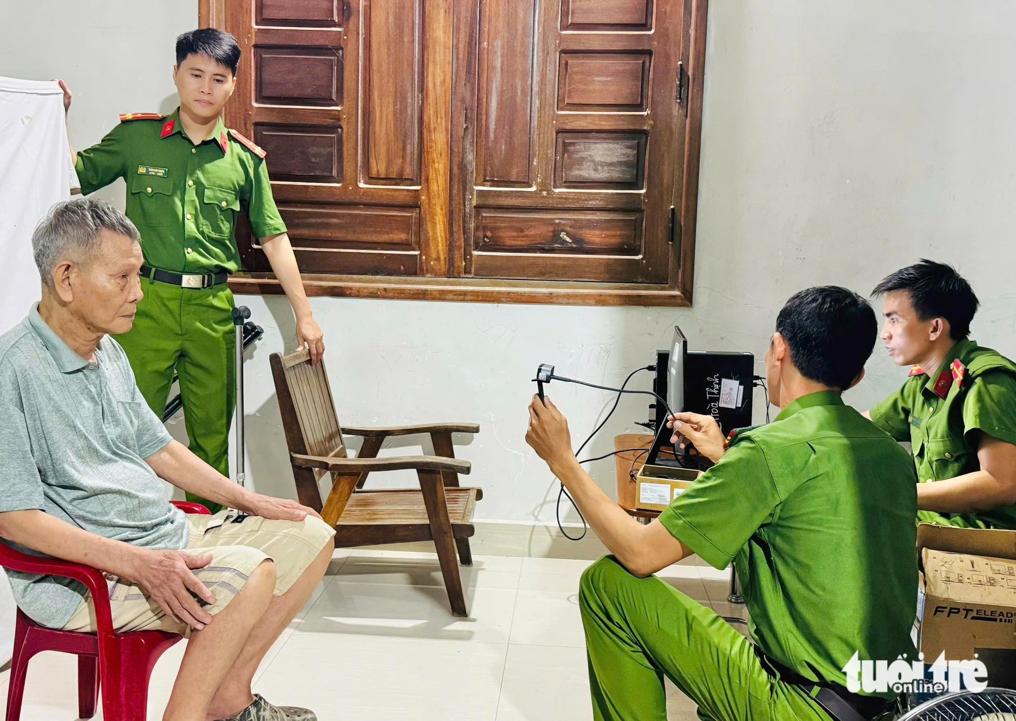 当VNeID卡顿、无法操作时，应该怎么办？