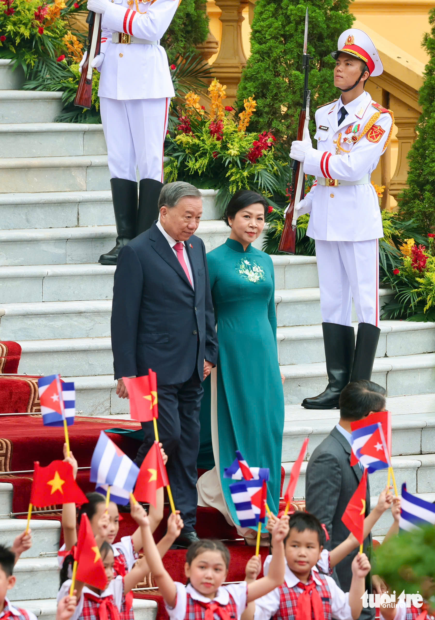总书记苏林主持迎接古巴第一书记、国家主席米格尔·迪亚斯-卡内尔·贝穆德斯的仪式