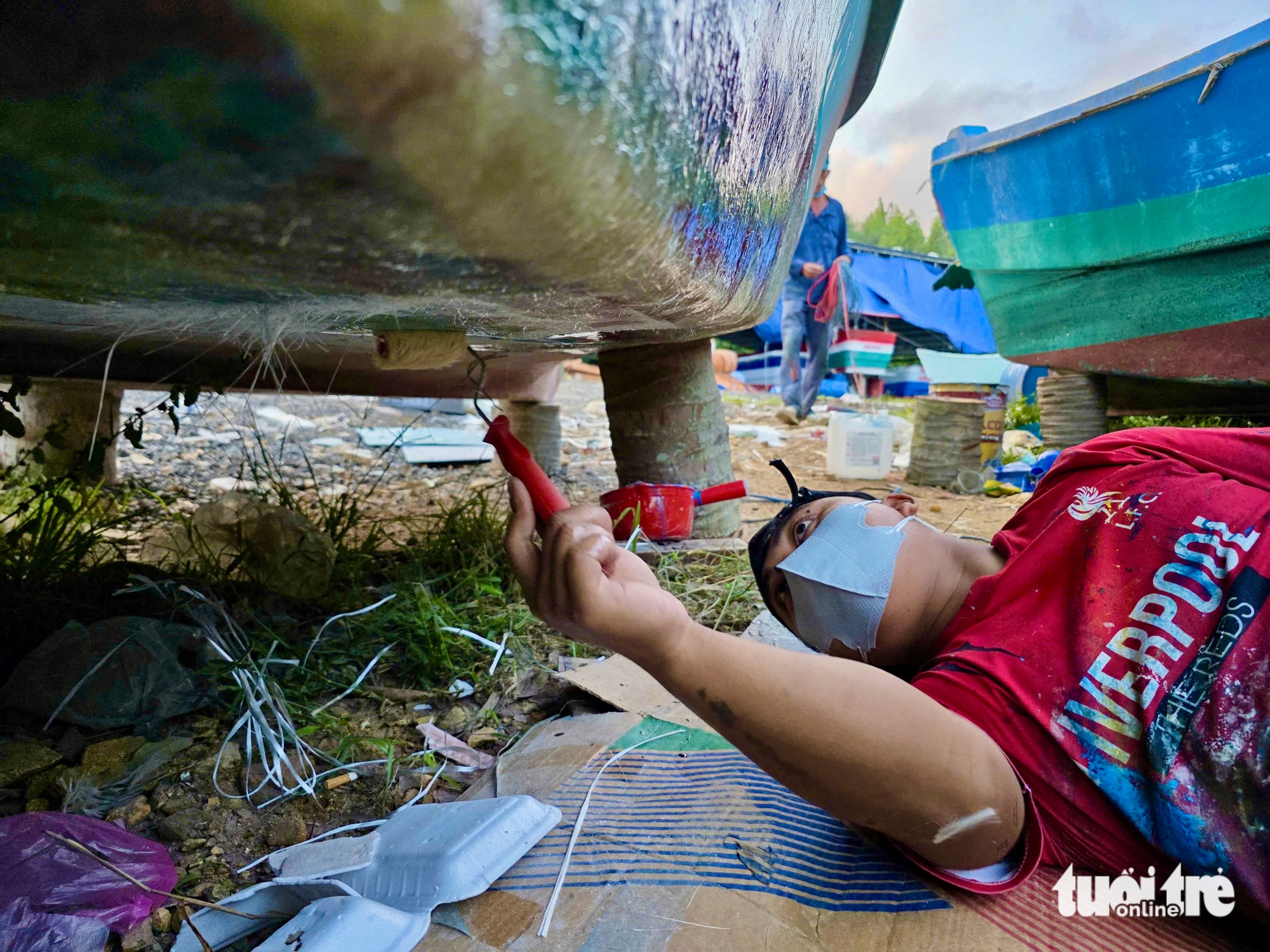 第13号台风后修船竞赛：船厂超负荷，船主焦急等待出海日