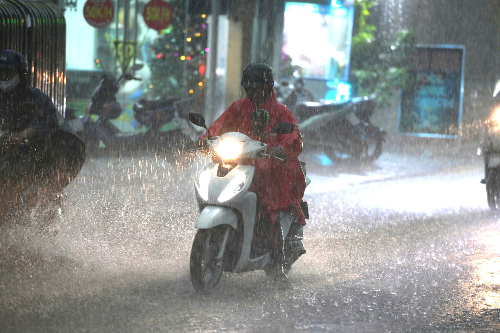 今天9月12日天气：北部有阵雨，南部地区降雨增加