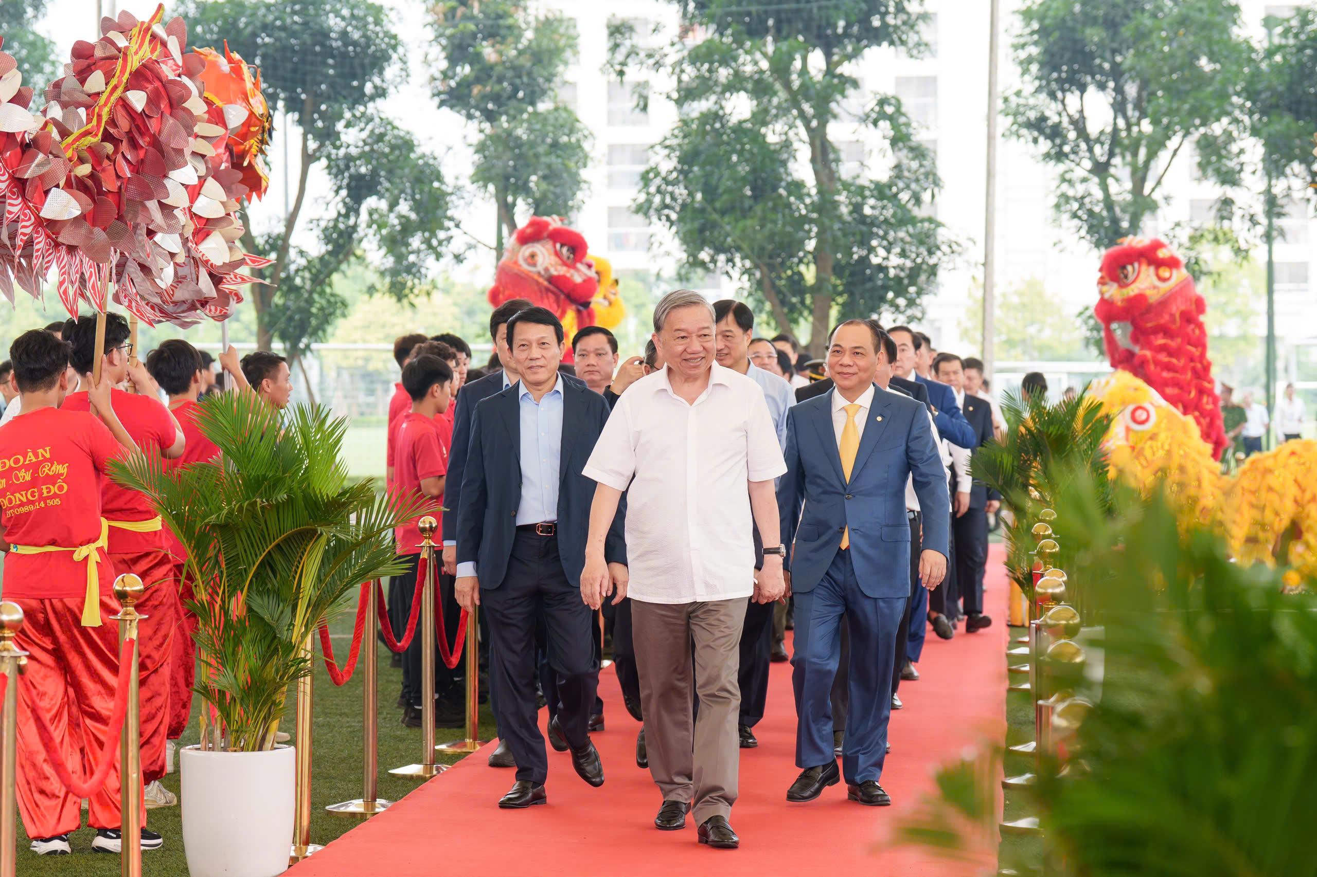 总书记苏林出席越南最现代化穹顶体育场开工仪式