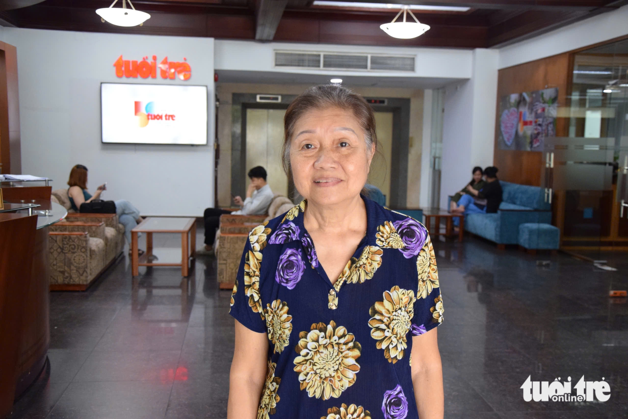 多家企业和个人支持风暴洪水地区同胞870亿越南盾