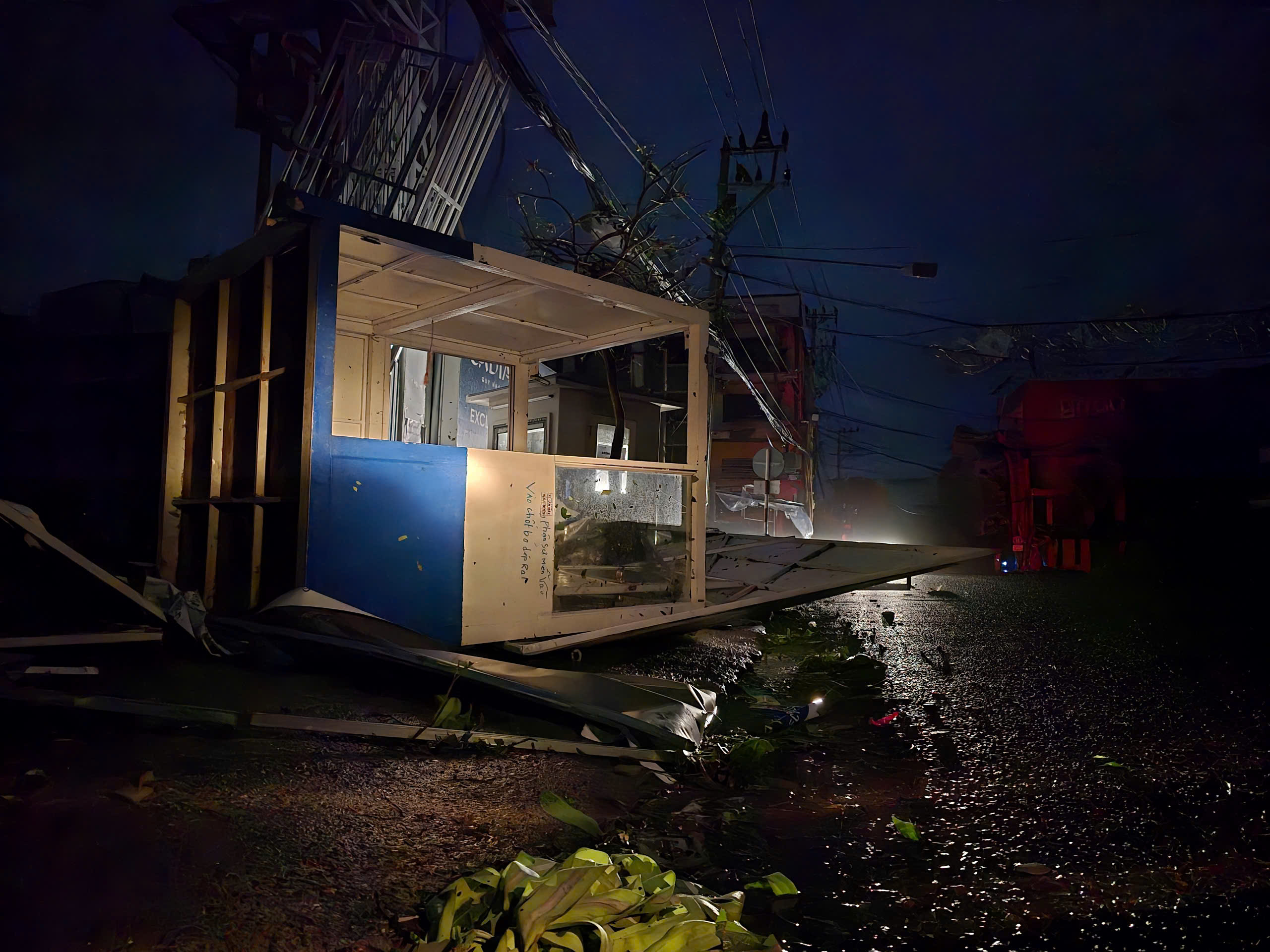 台风Kalmaegi在多地造成严重损失