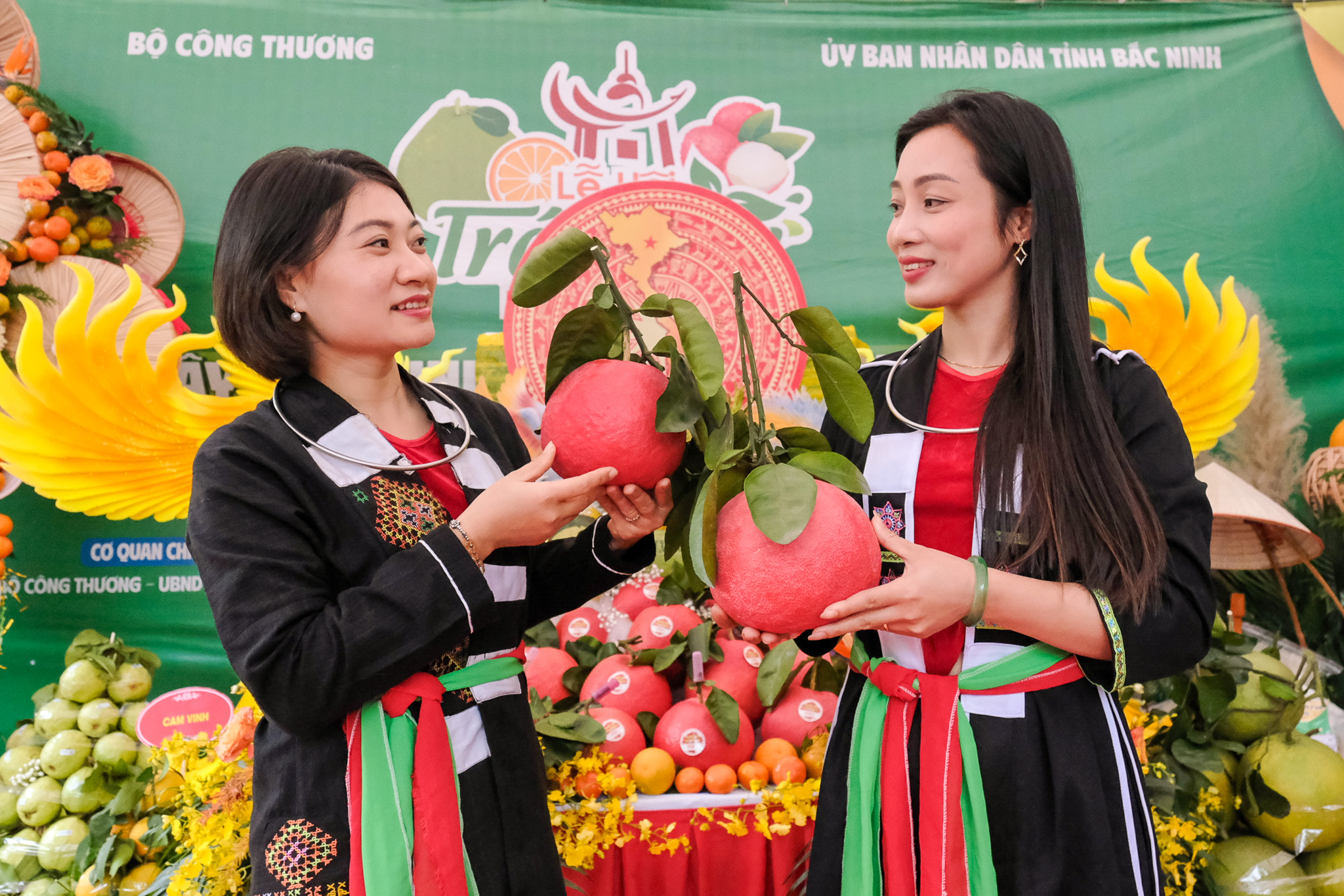 北宁水果节开幕，为中部-西原地区洪灾居民捐款超过6.3亿越南盾