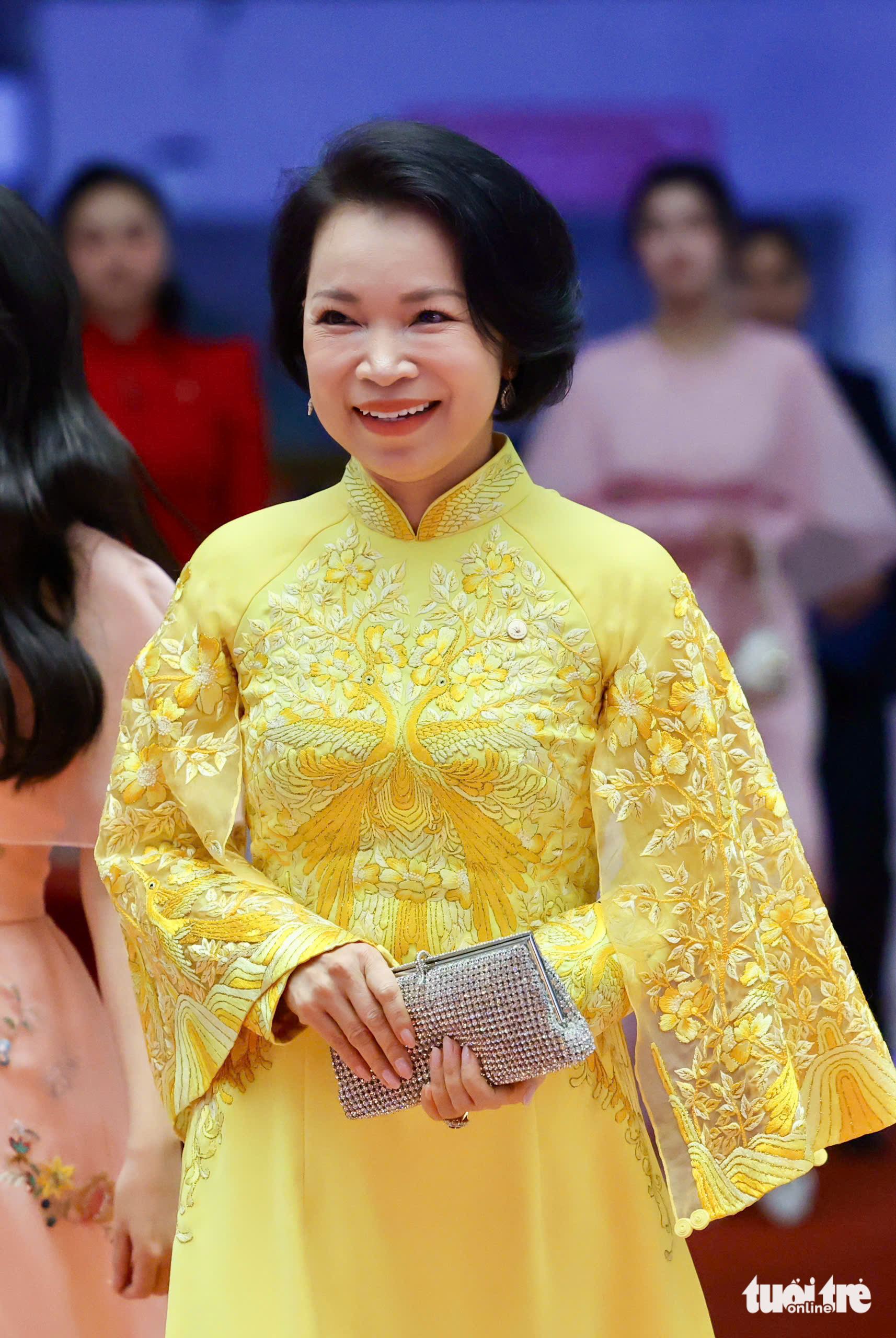 亿万富翁范日旺与两个儿子及贵宾团出席VinFuture颁奖典礼之夜