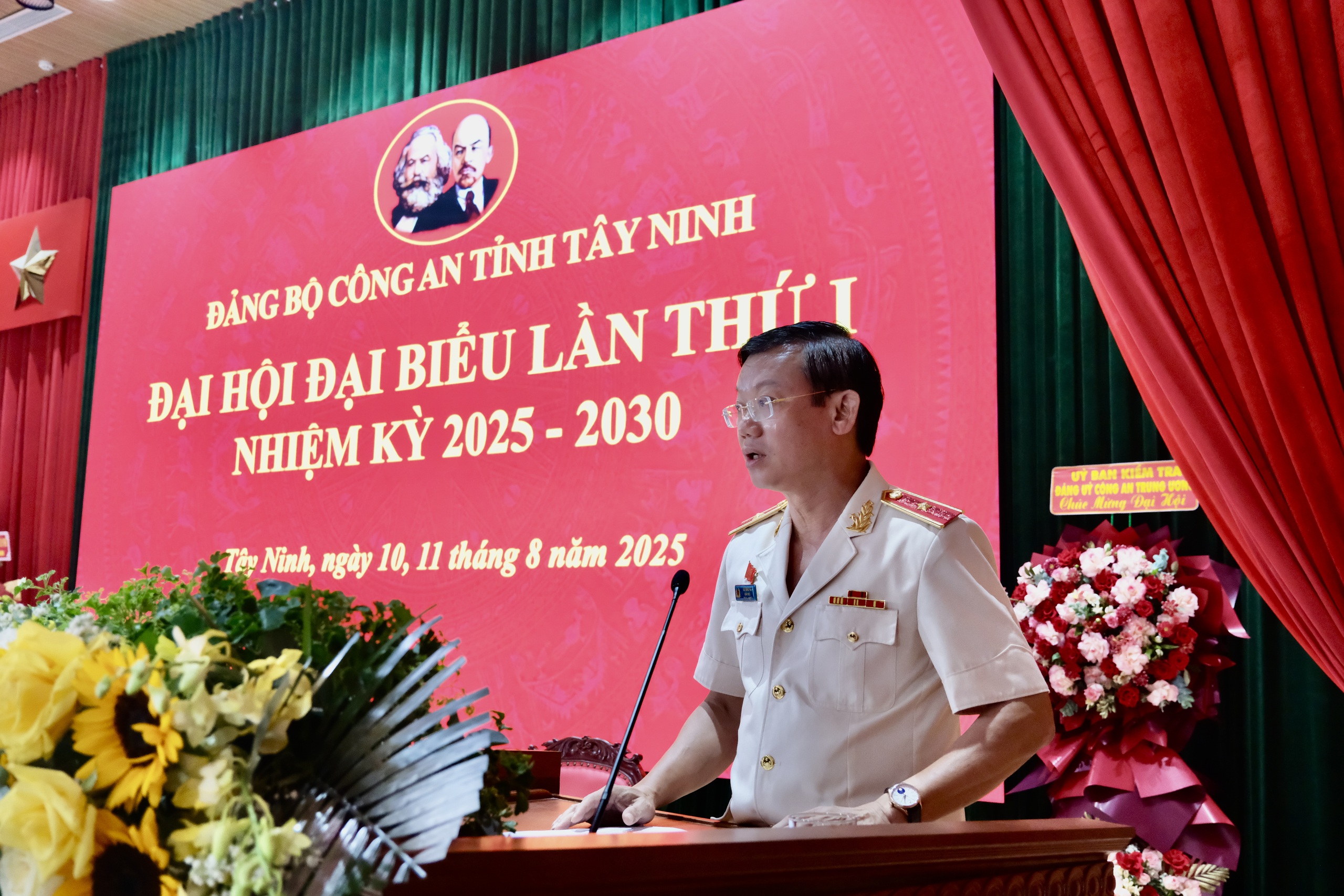 武如河少将担任西宁省公安党委书记