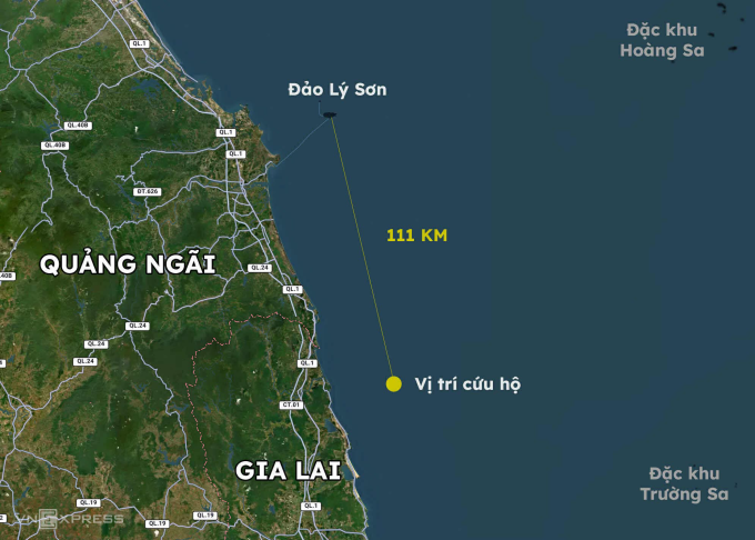 在丽山县救起三名被海浪卷走者中的一人