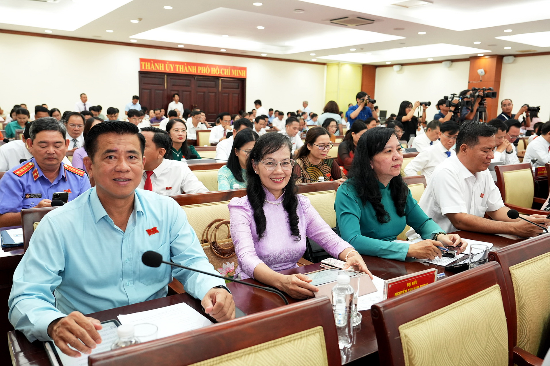 扩大省、市领导非本地人