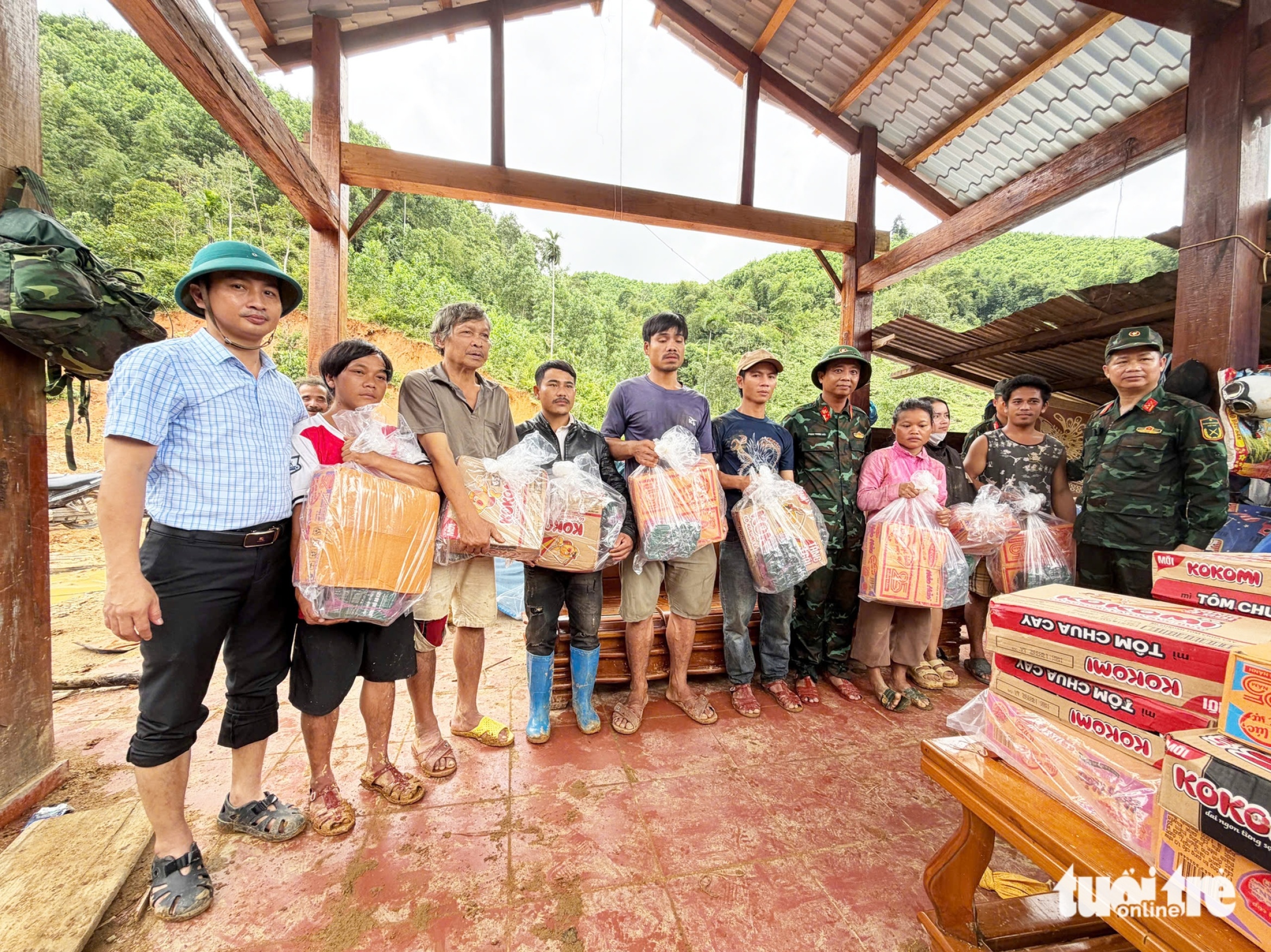在洪水和山体滑坡后重新站起来,戈诺伊的居民并不孤单