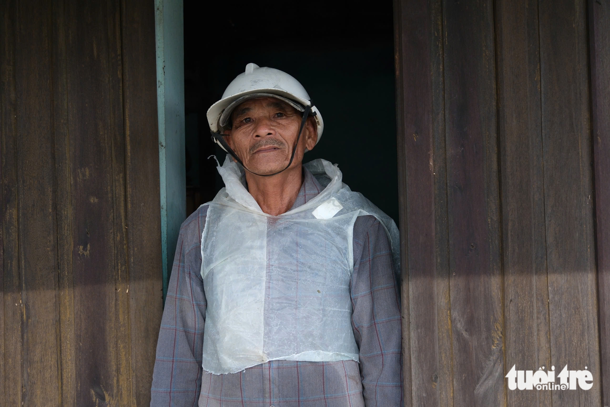 富安省洪水区居民的眼神：难以言表的事情