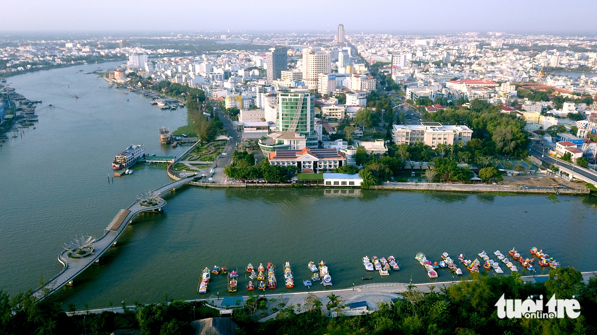 经过多年‘酝酿’，芹苴首次举办水上文化节