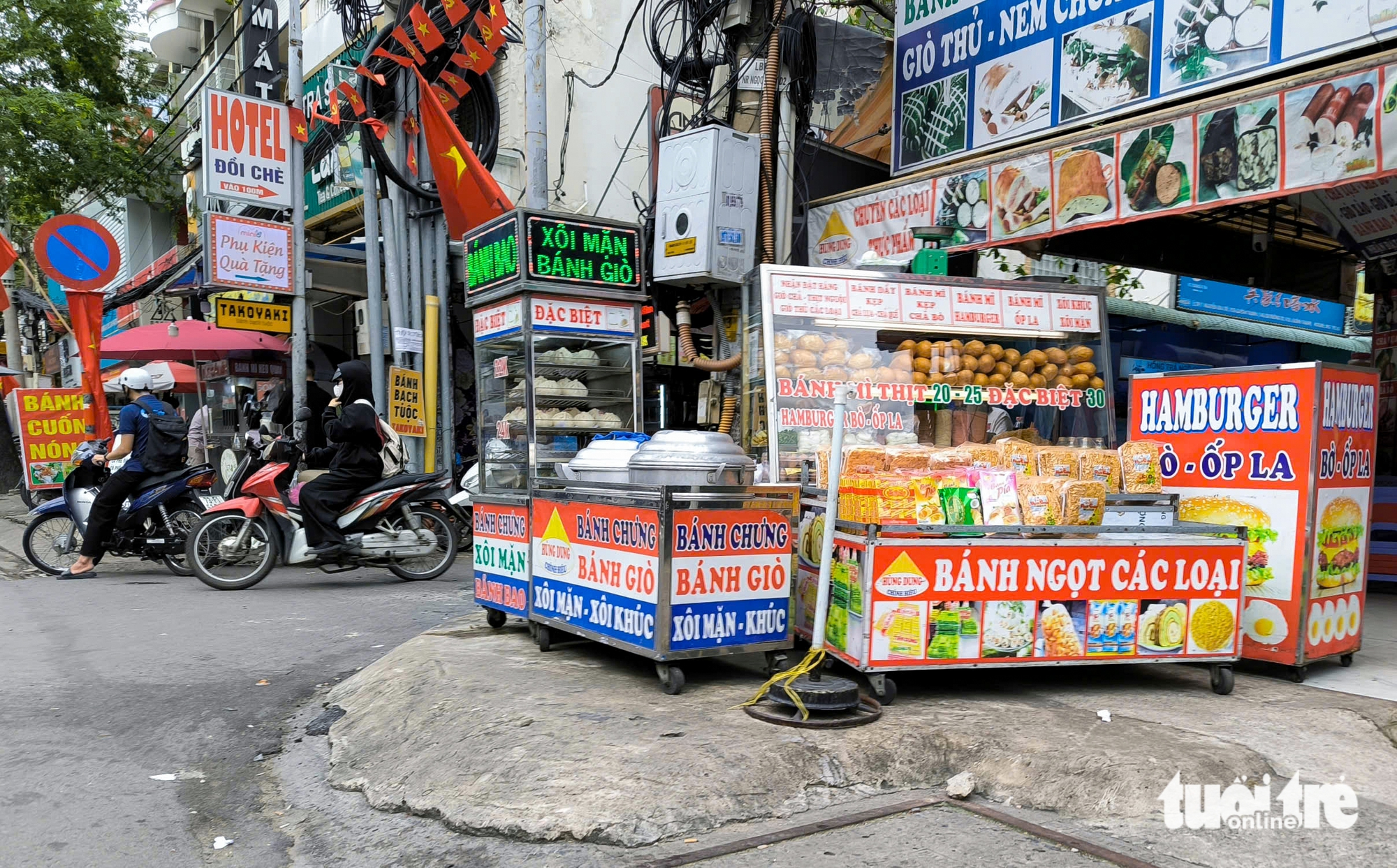 Thạnh Mỹ Tây坊大力处理Nguyễn Gia Trí和Ung Văn Khiêm街道的人行道侵占问题