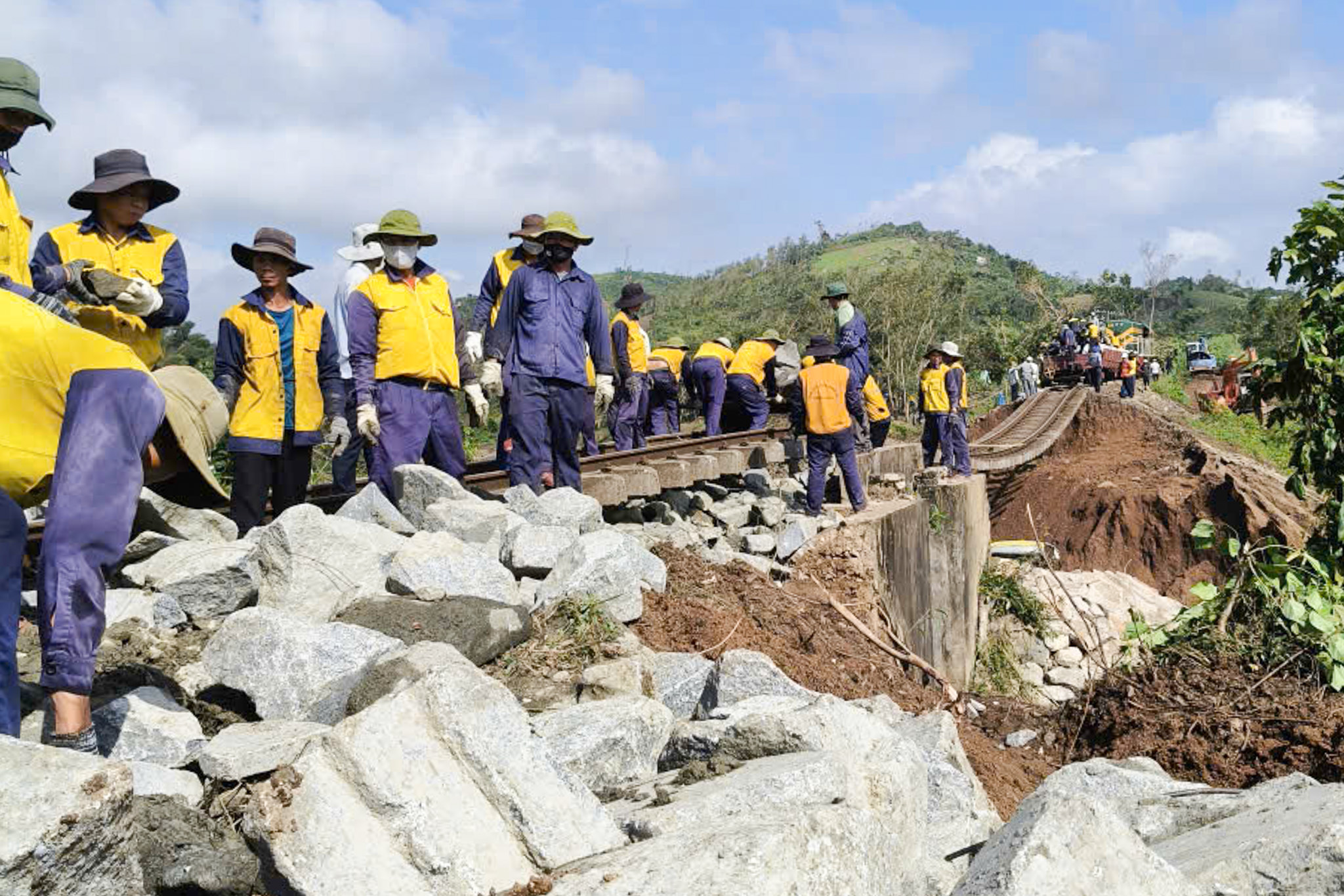 11月9日上午新闻：面包中毒事件中1例重症，1名孕妇有早产风险