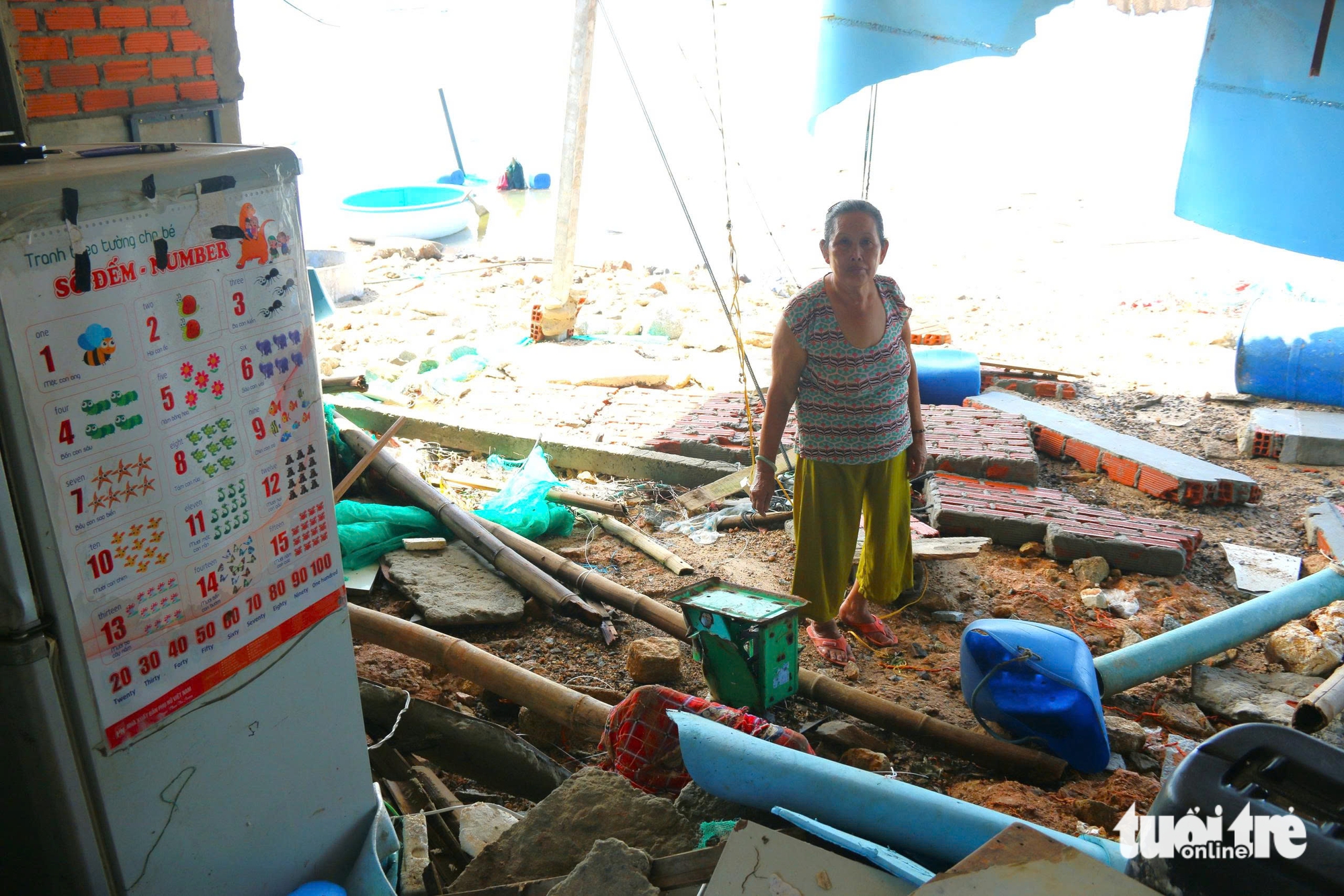 心痛数十艘渔船在台风Kalmaegi后破碎的场景