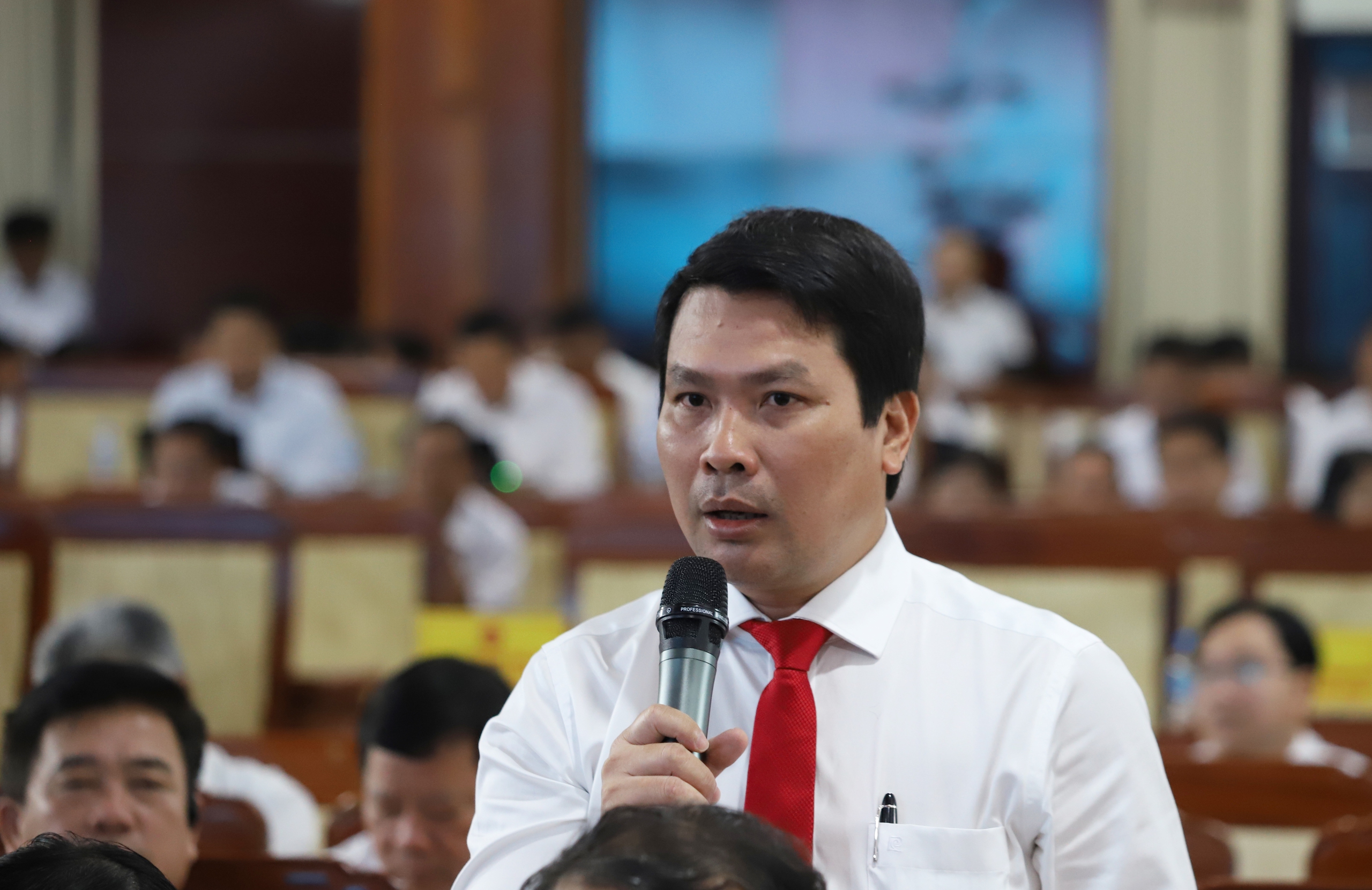 两名学生因触电死亡，工业与贸易厅厅长谈工业和电力部门责任