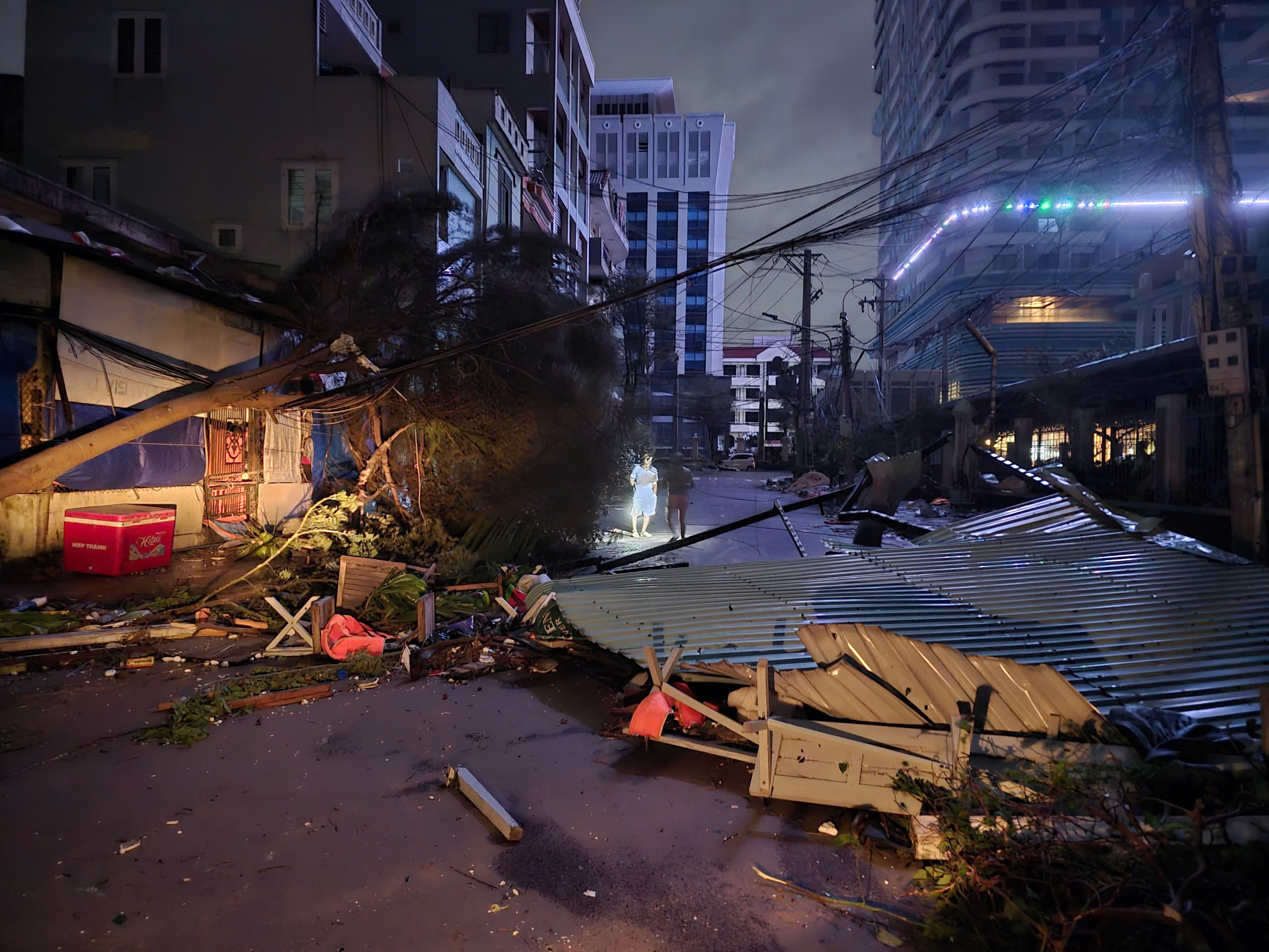 台风Kalmaegi在多地造成严重损失