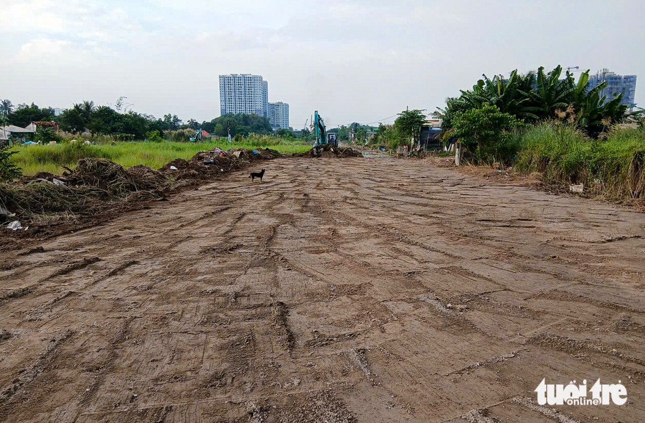 胡志明市2.7公里二环线清理场地，政府解除决议后准备重新施工