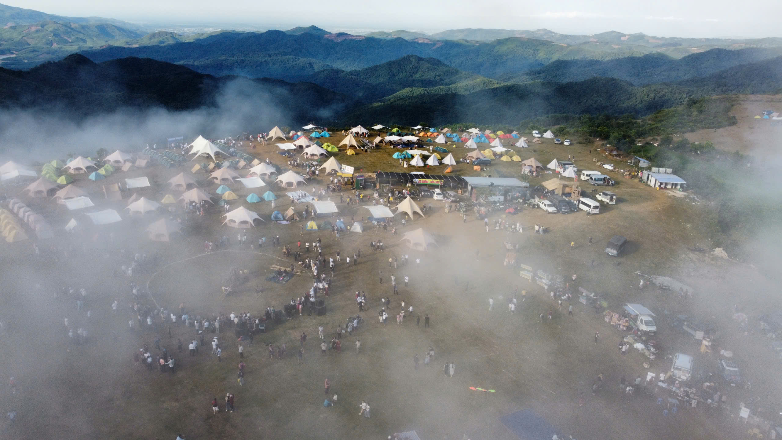 6000人触摸云在Bùi Hui草原，广南期待旅游业腾飞