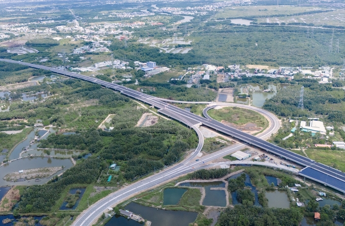 近6000亿越南盾建设50号国道与边沥-隆城高速公路的交汇处