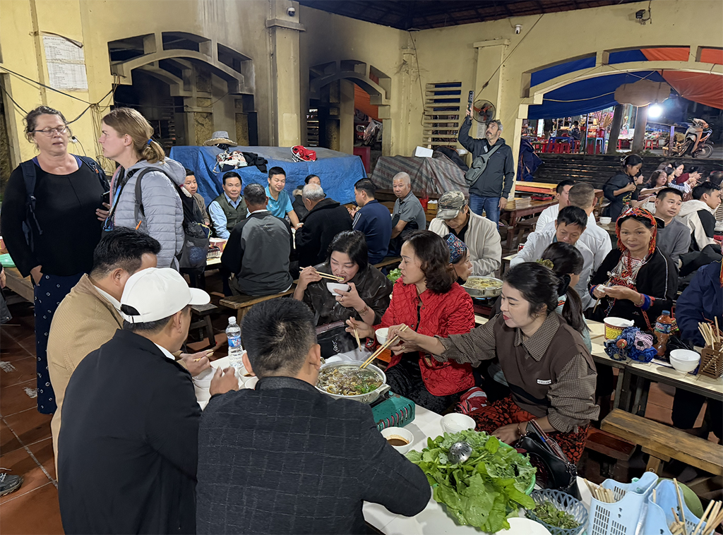 连续暴雨导致旅游业举步维艰