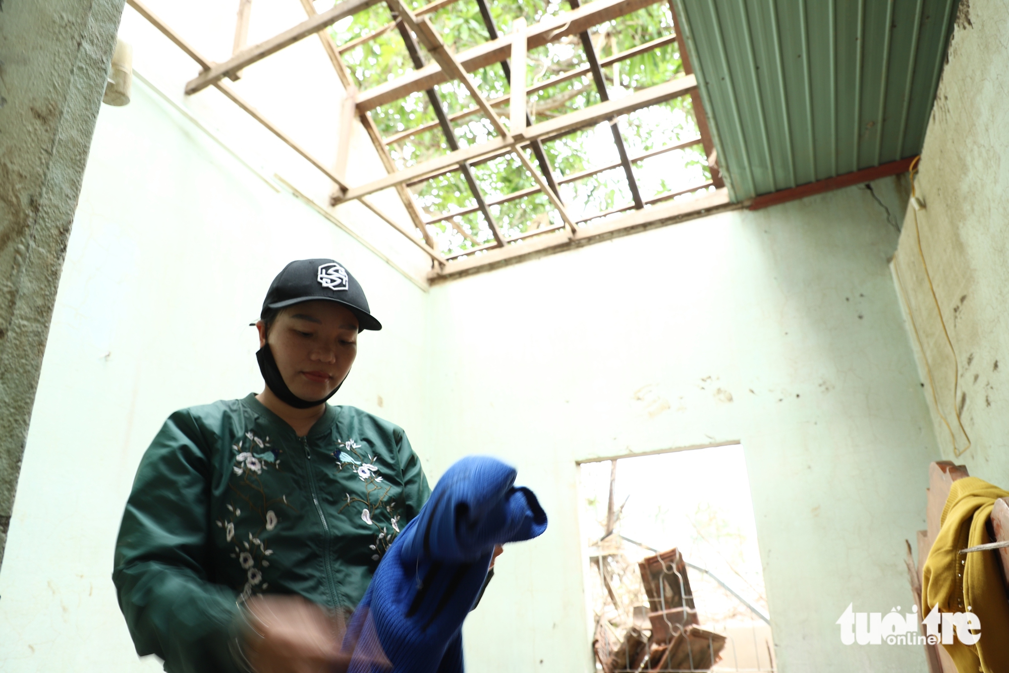 巴河洪水泛滥，白田村一片狼藉