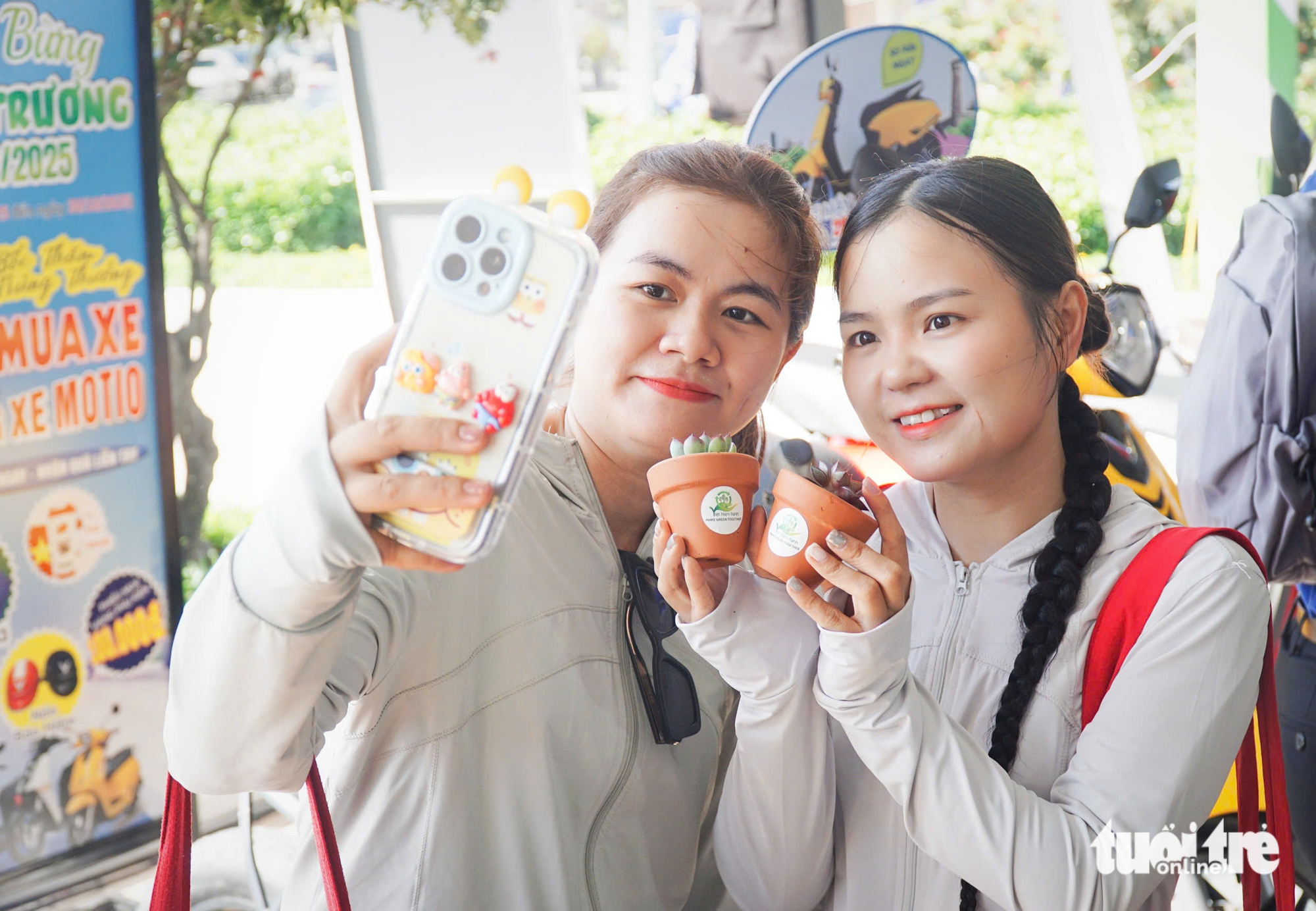 在绿色体验日试驾电动汽车，了解循环农业产品