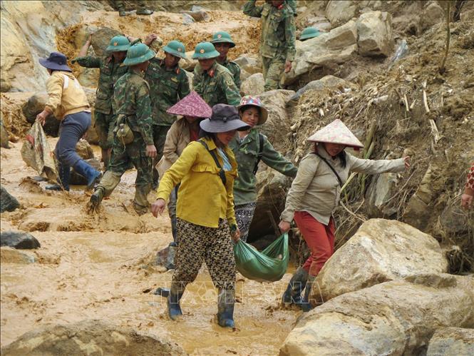 军队开辟道路，为广南省五个村庄解除孤立状态