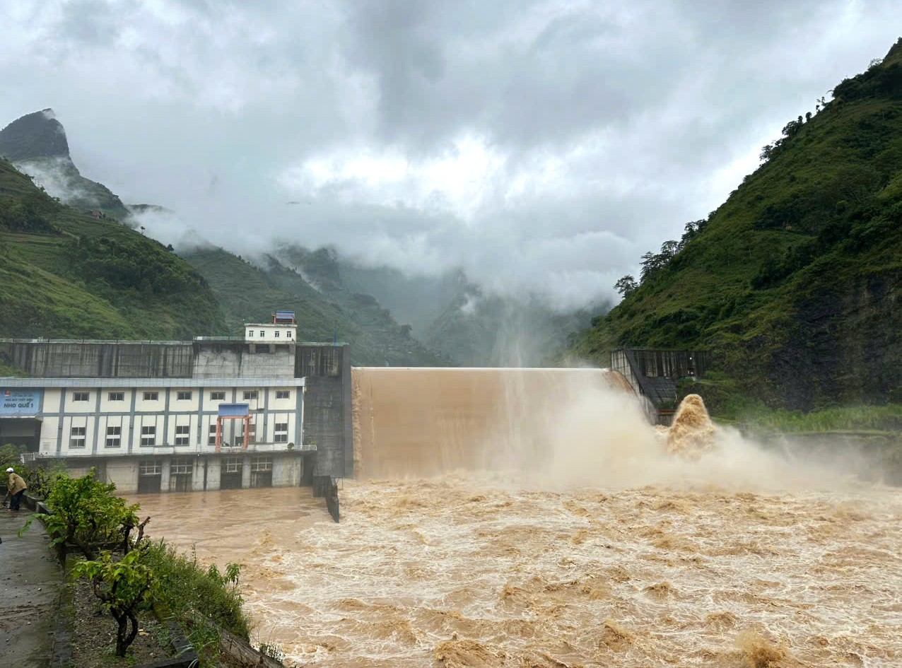 水位上涨，暂停儒桂河上的旅游活动