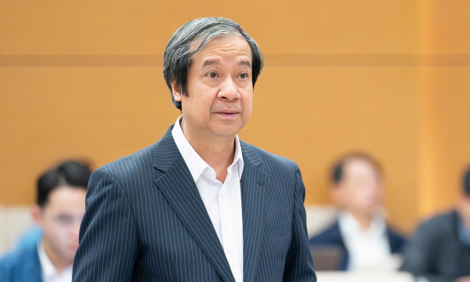 政府希望优先使用清洁土地和多余办公场所建设学校