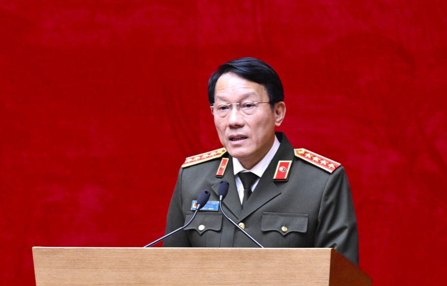 公安部发起'三个最'竞赛运动：最纪律、最忠诚、最亲民