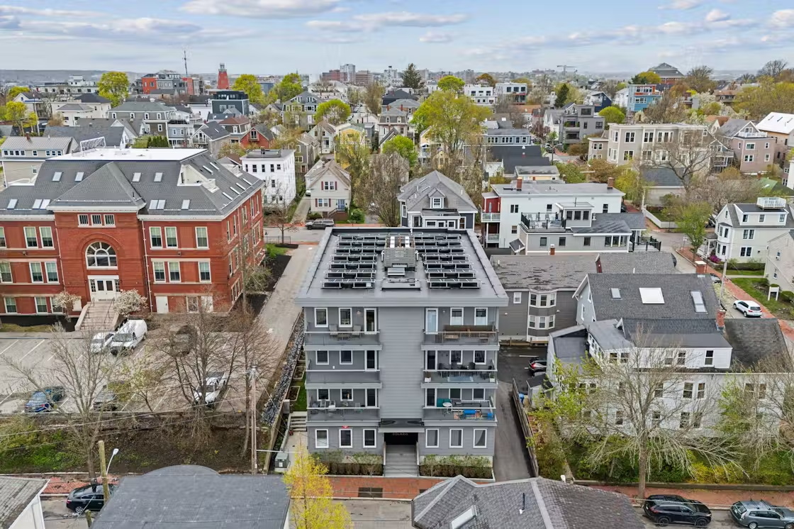 居民拥有的公寓屋顶太阳能'农场'