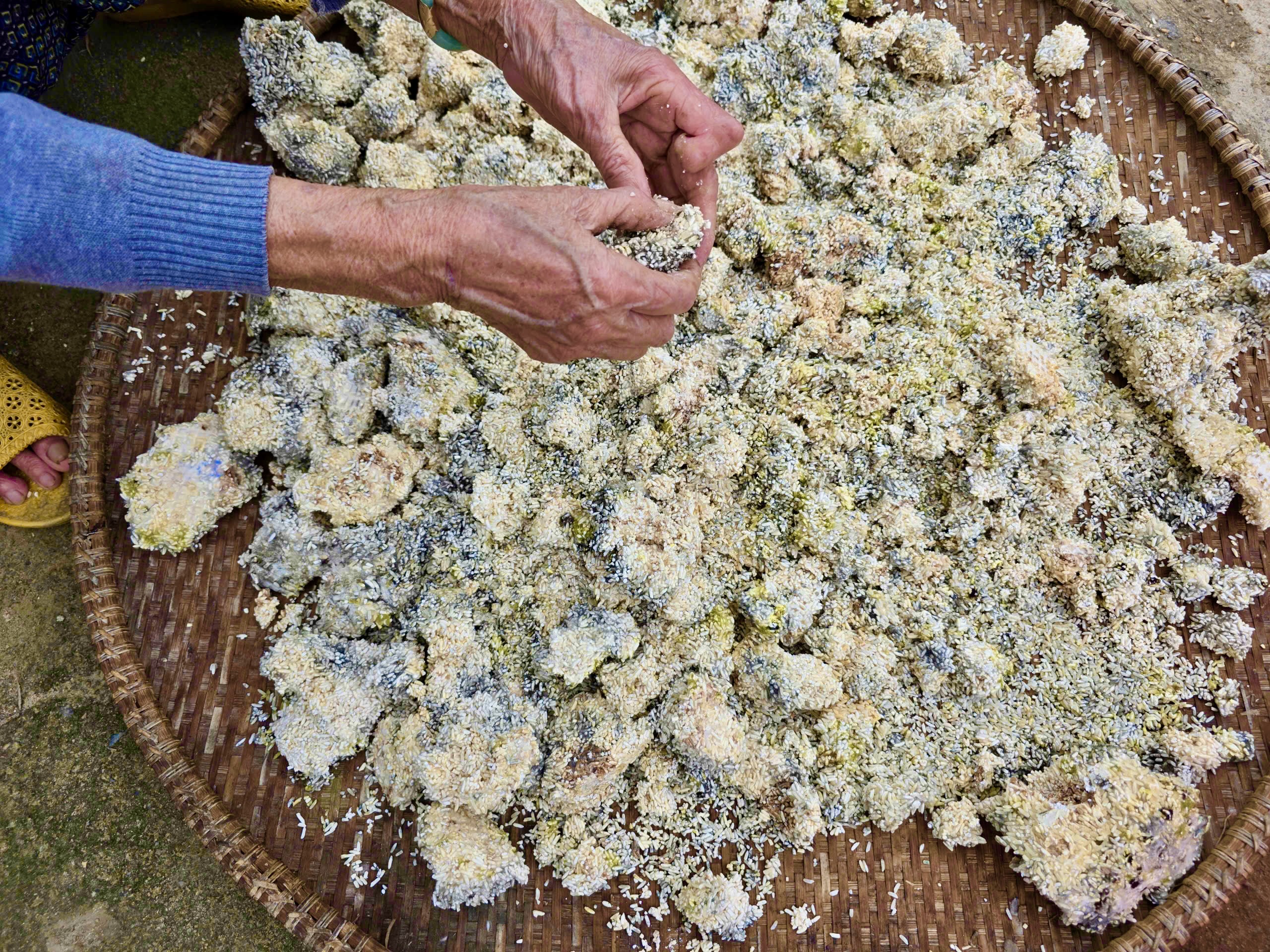 和盛乡洪水灾民新屋倒塌 正忙着修复 又担心台风来临