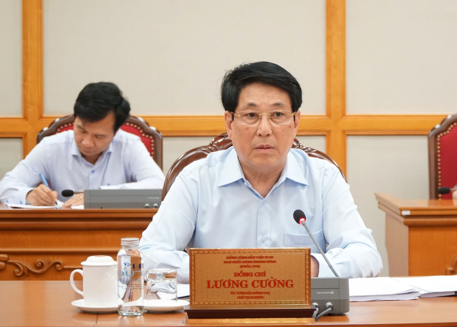 政治局对六省党代会人事方案提出意见