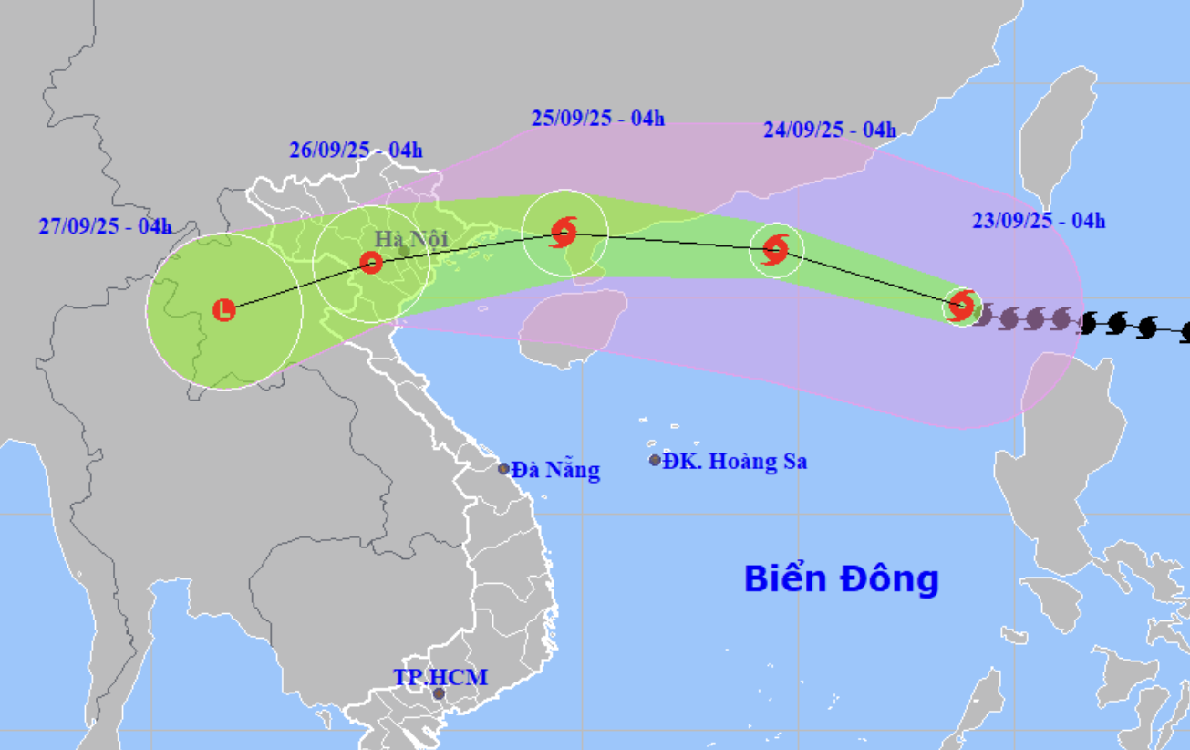 今天，超级台风拉加萨快速移动，仍保持17级强度，阵风超过17级
