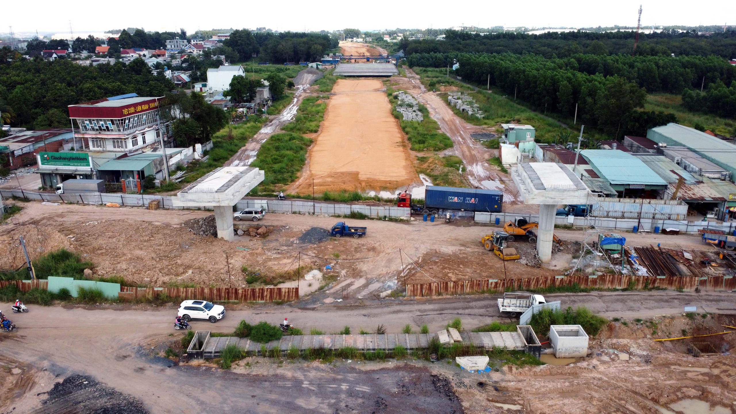 距离通车还有近2个月，边和-头顿高速公路的形态如何？