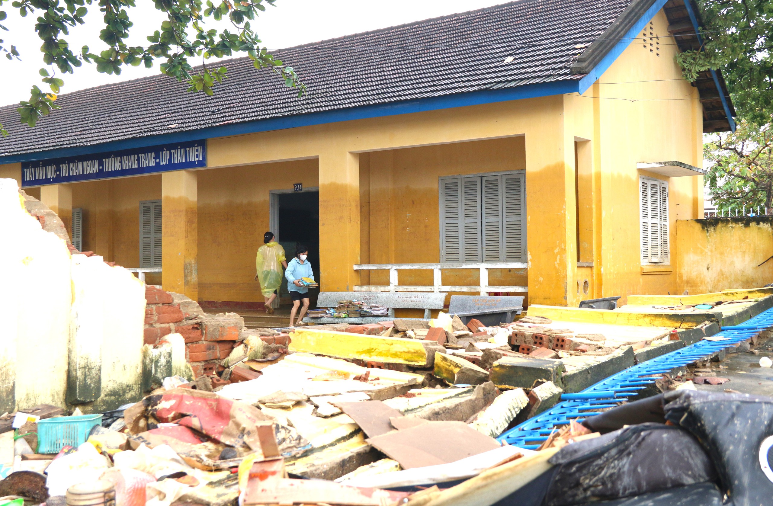 Vingroup 支持庆和省1000亿越南盾以应对历史性洪灾后的损失