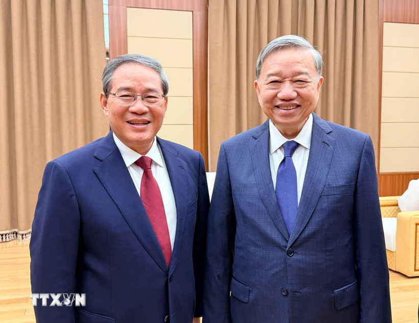 总书记苏林在朝鲜会见俄罗斯和中国领导人