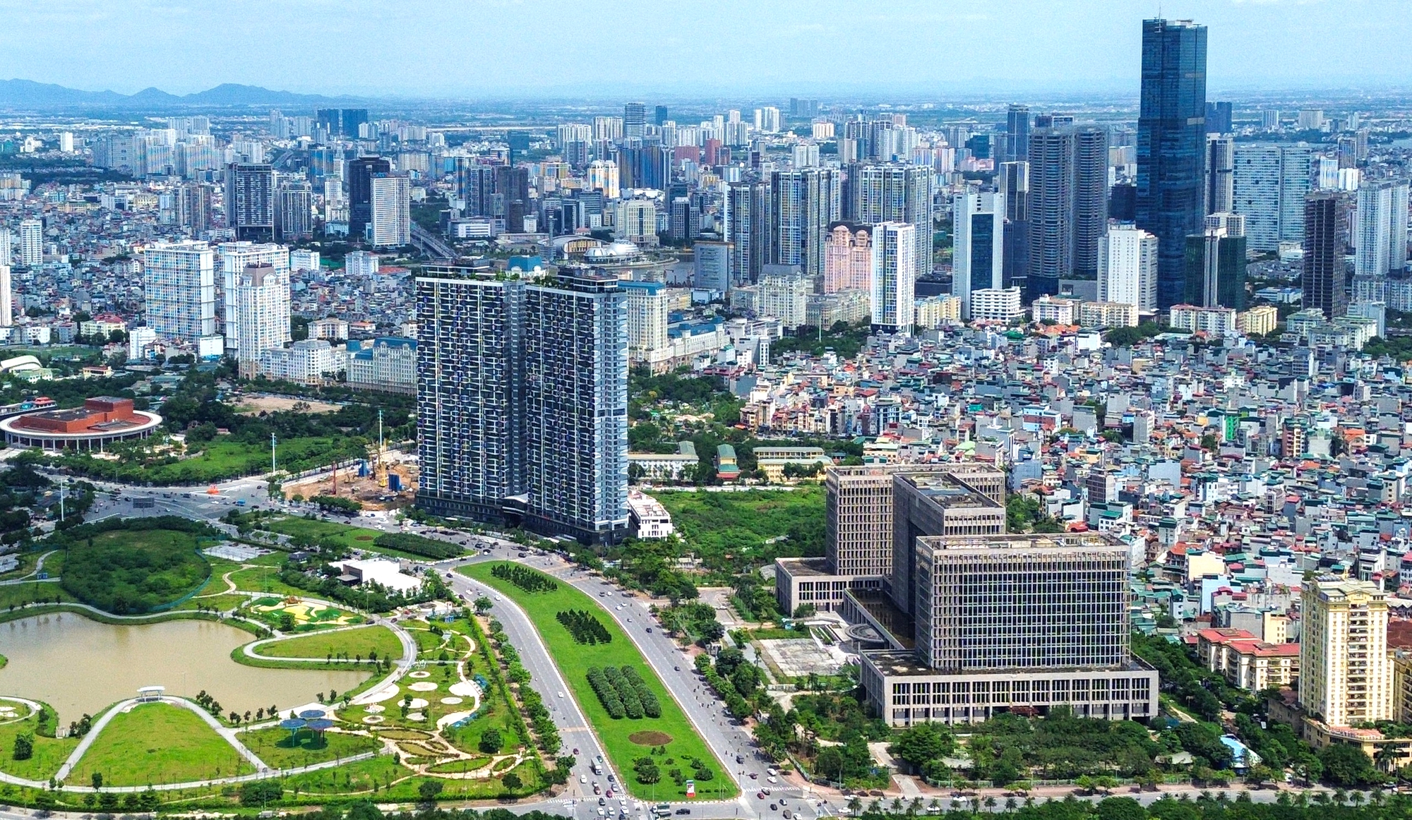 建设部代表就房地产市场哄抬房价行为发表看法