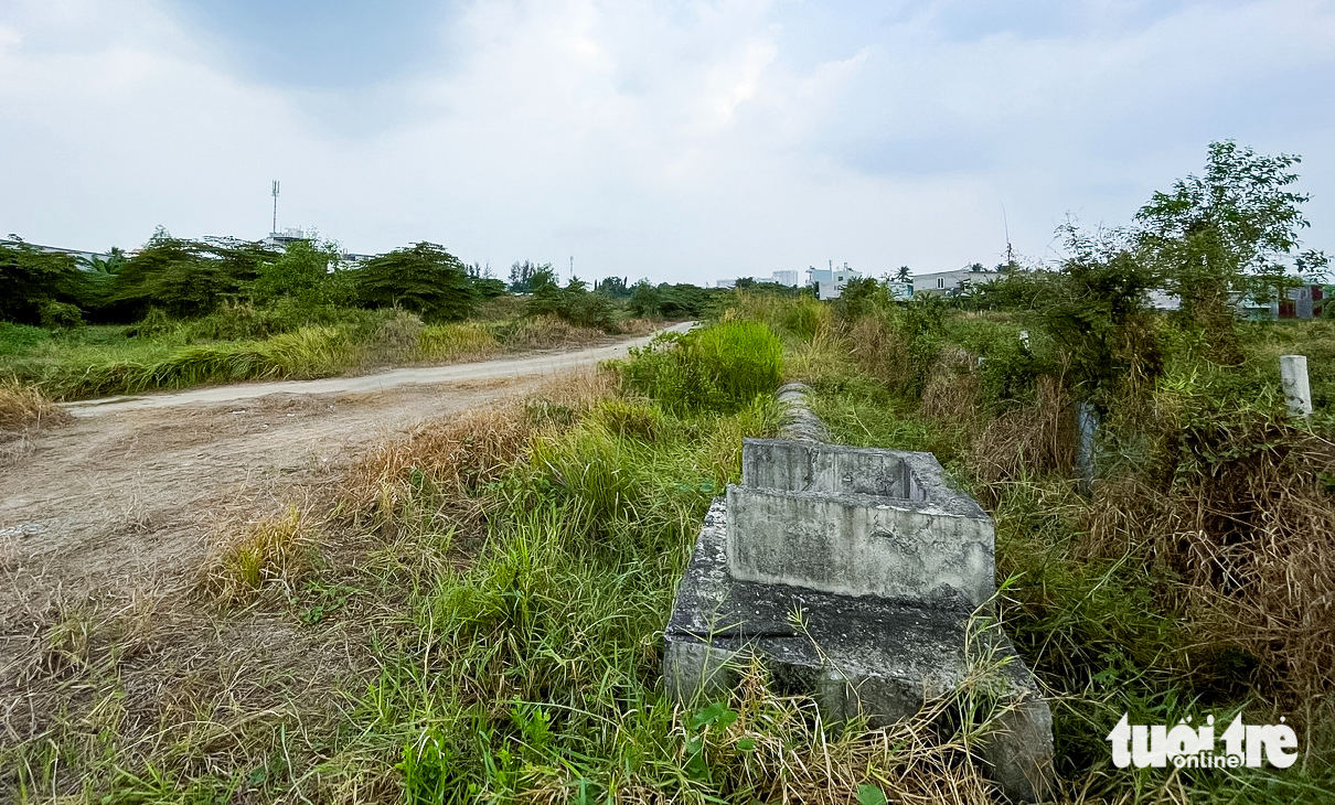 胡志明市2.7公里二环线清理场地，政府解除决议后准备重新施工