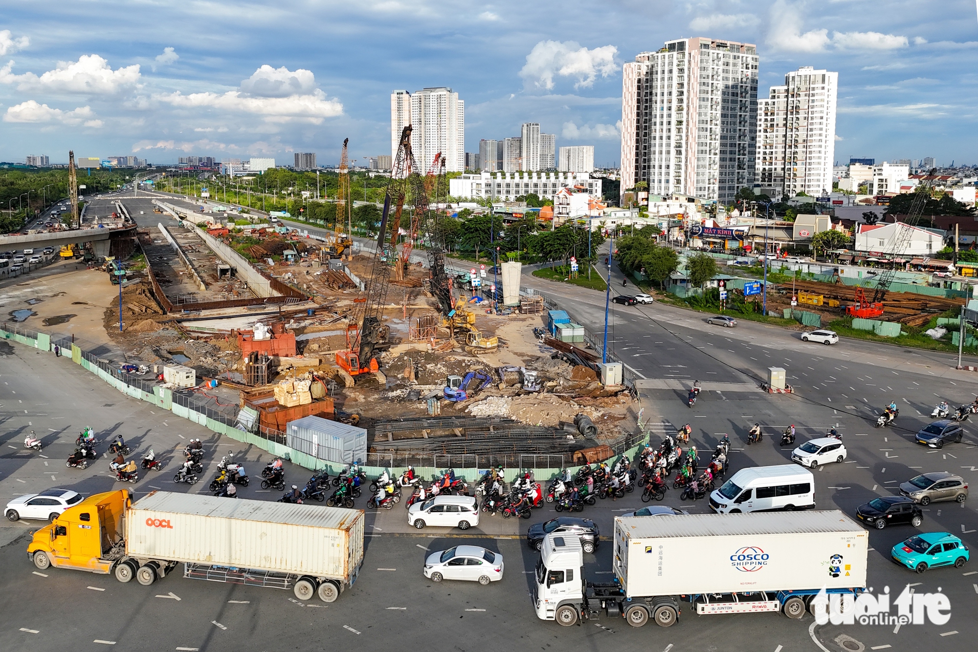 9月2日假期后车辆返回胡志明市：高速公路拥堵，出入口仍稳定