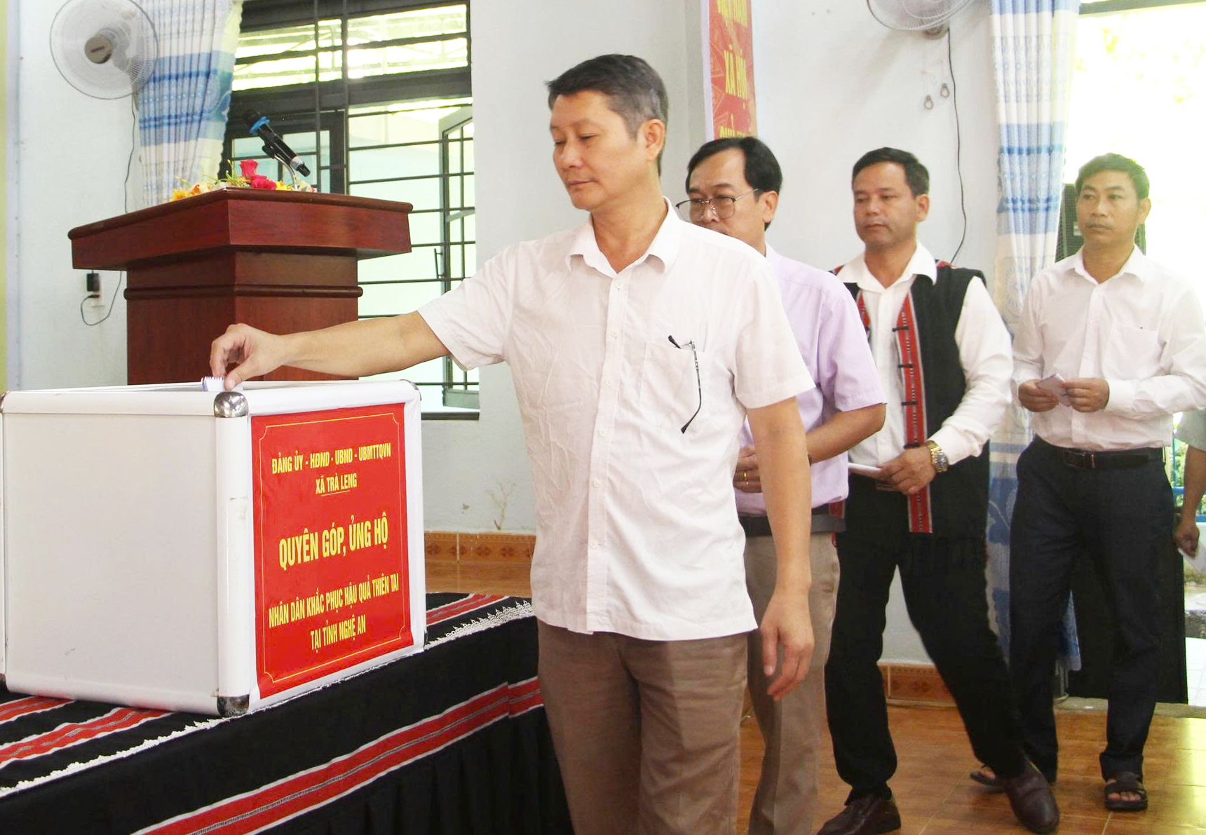 曾发生山体滑坡灾害的Trà Leng发起支持民众克服自然灾害后果的活动