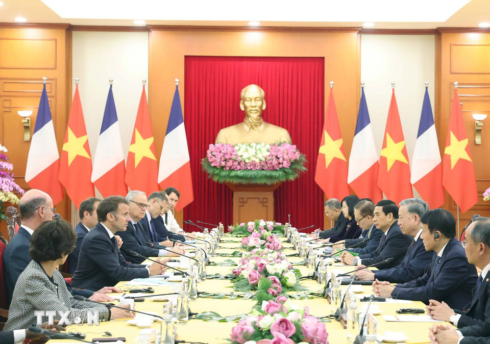 马克龙总统：法国希望加强与越南在各领域的合作