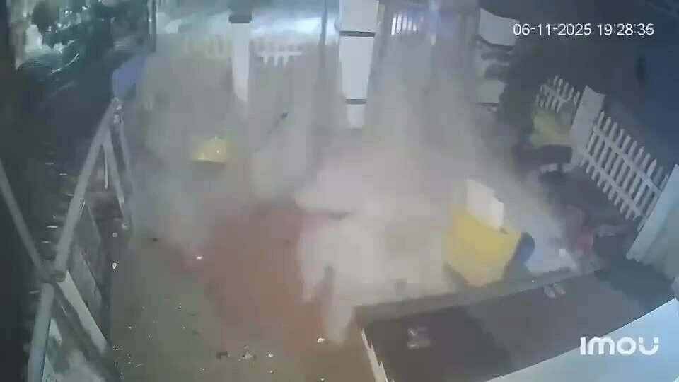 台风Kalmaegi吹倒多间房屋，面临大面积洪水风险