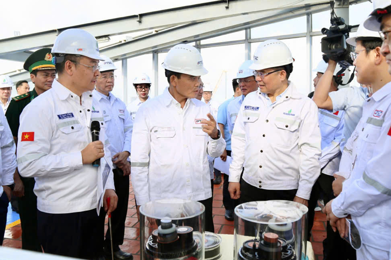 书记陈刘光：胡志明市将与越南国家油气集团同行